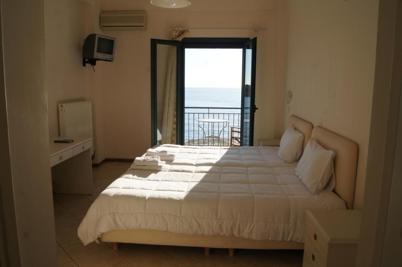 Gorgones, Sea-Front, Great View Aparthotel การ์ดามมีลี ภายนอก รูปภาพ