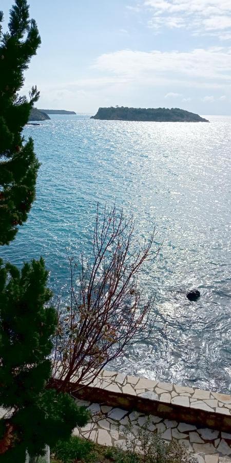 Gorgones, Sea-Front, Great View Aparthotel การ์ดามมีลี ภายนอก รูปภาพ