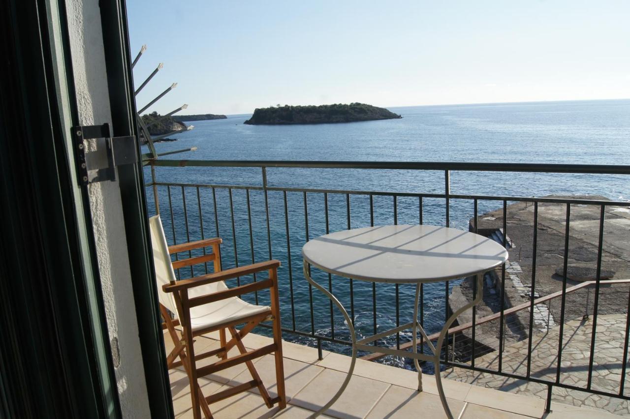 Gorgones, Sea-Front, Great View Aparthotel การ์ดามมีลี ภายนอก รูปภาพ