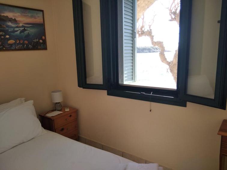 Gorgones, Sea-Front, Great View Aparthotel การ์ดามมีลี ภายนอก รูปภาพ